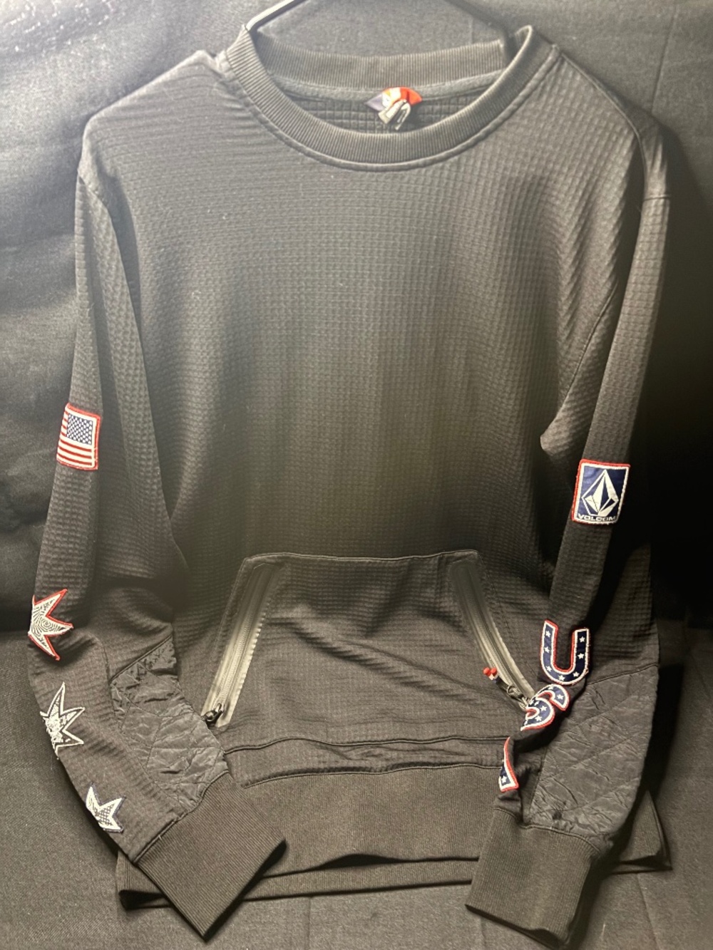 Volcom Team USA Lightweight Insulated Pullover Zipper Hand Pockets Black Logo(M)